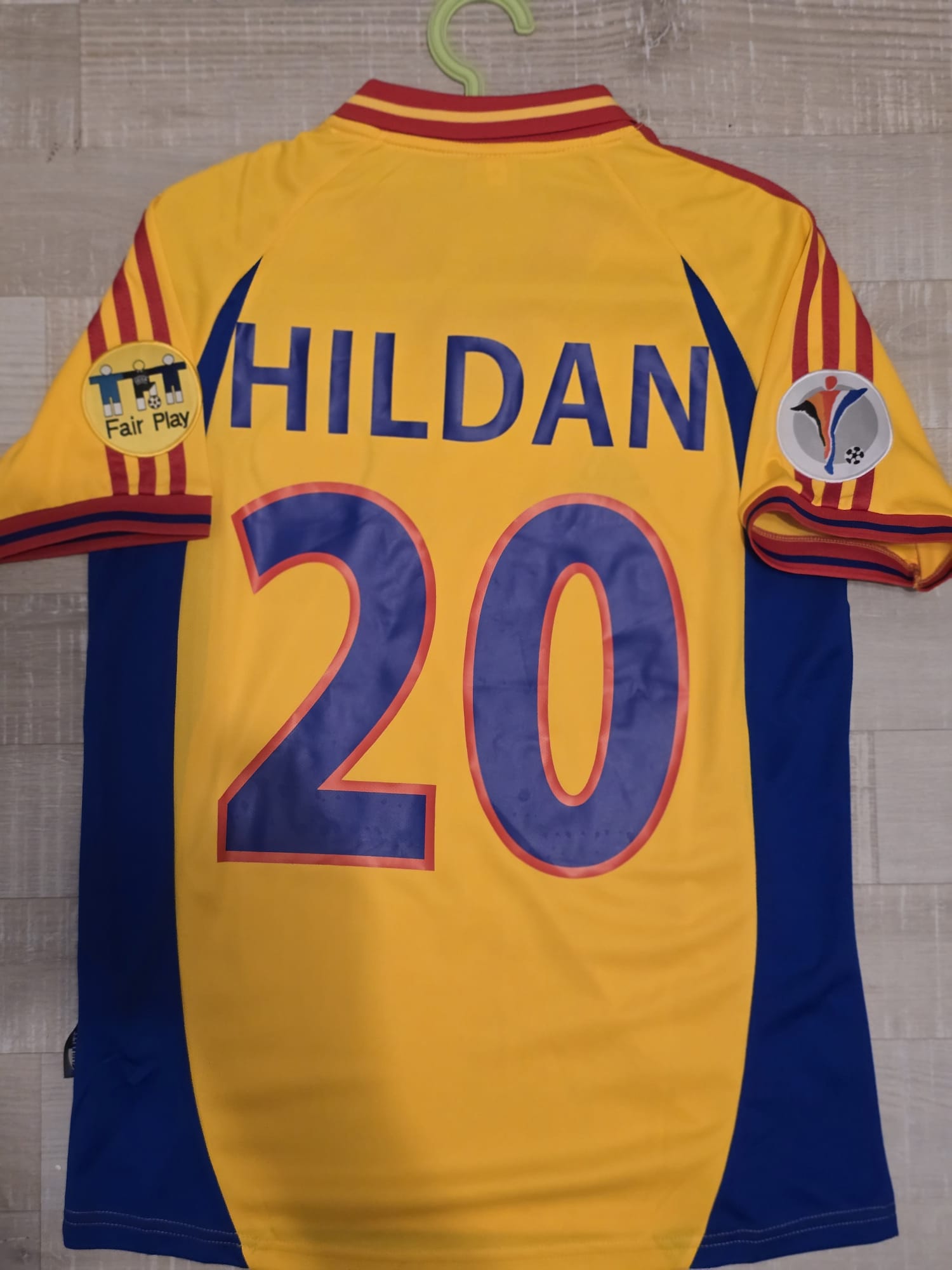 Schimb tricou Nationala Romaniaie, Catalin Hildan